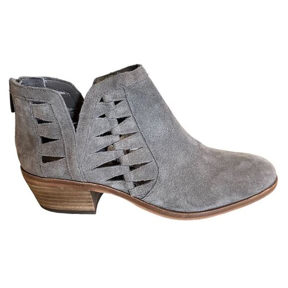 Vince Camuto Peera Women's Gray Cutout Ankle Bootie Size 8M - Picture 5 of 10